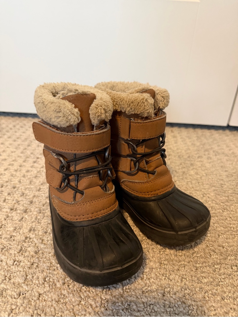 Kids fuzzy lined shoe with 3M insulation
